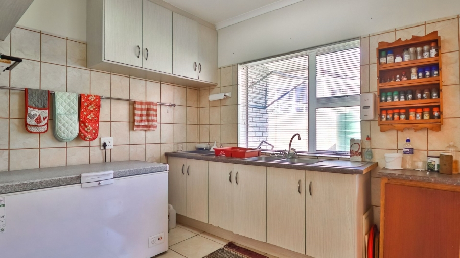 3 Bedroom Property for Sale in Stilbaai Wes Western Cape